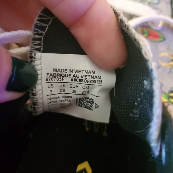 Converse Kids Sneakers with Colorful Bug Print - Picture 7 of 7
